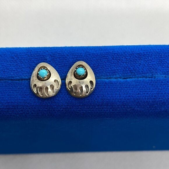 💛 925 Native American Turquoise Bear Paw Earrings - Picture 2 of 4